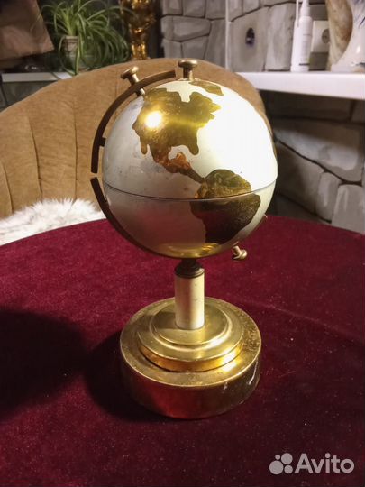 Глобус портсигар и пепельница
