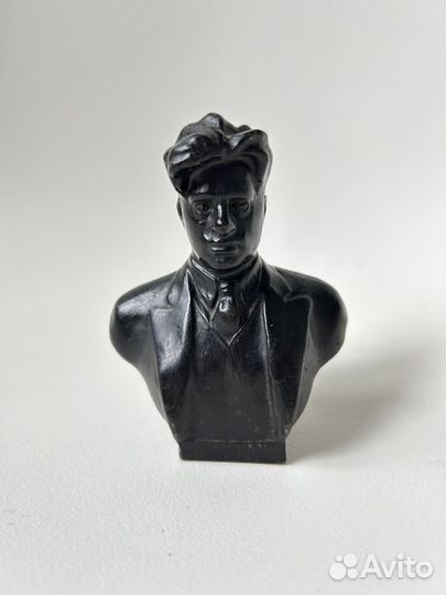 Бюст М.Горький