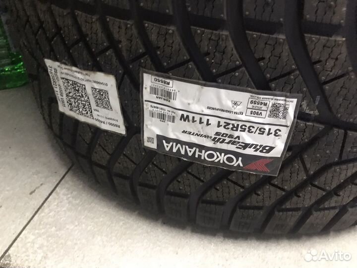 Yokohama BluEarth Winter V905 275/40 R21 и 315/35 R21 111W
