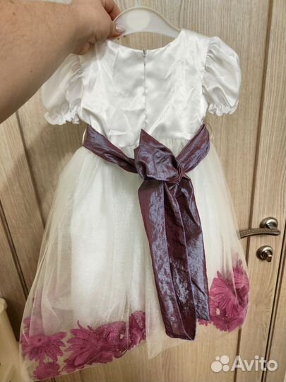 Платье новое нарядное 104