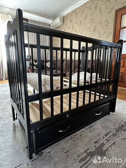 Детская кроватка с маятником и ящиком Алита