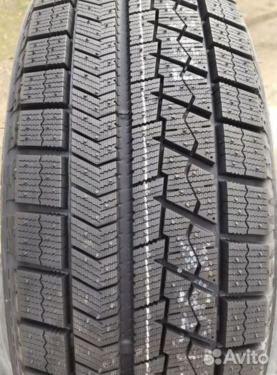 Bridgestone Blizzak VRX 205/60 R16