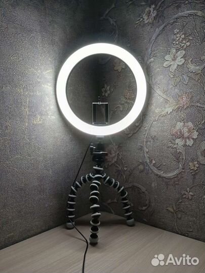 Кольцевая лампа для бьюти мастера