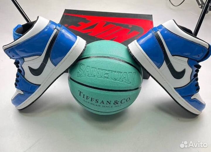 Кроссовки Nike Air Jordan 1 mid blue signal