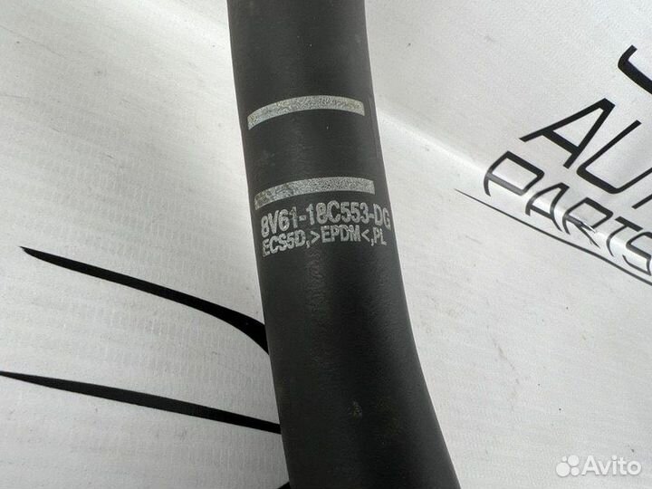 Патрубок системы охлождения Ford Focus 3 CB8 1.6L