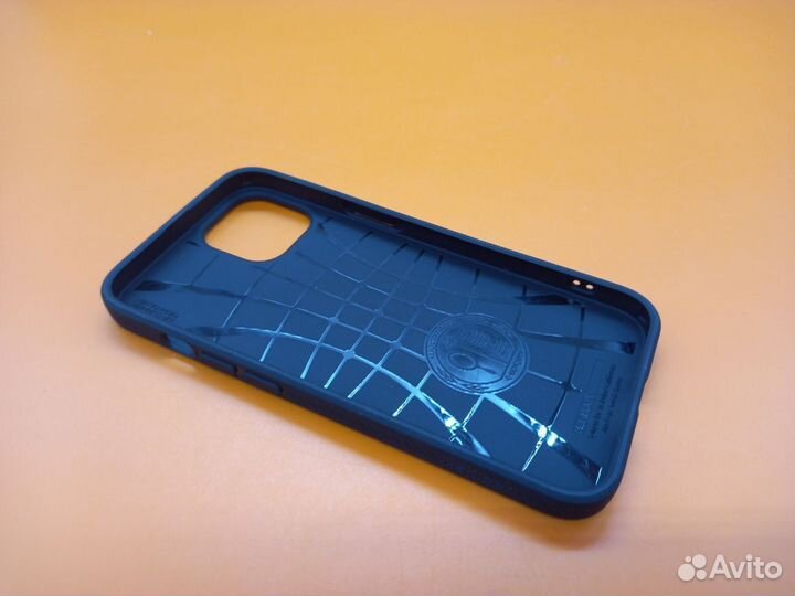 35570 Чехол Spigen для iPhone 14 Pro