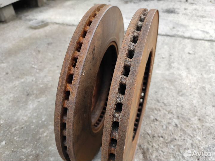 Диски тормозные передние 300mm на Opel Astra J