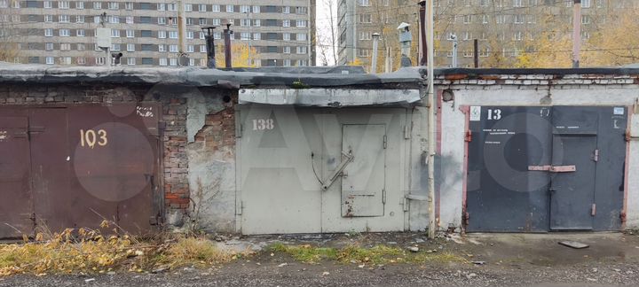 Гараж, > 30 м²