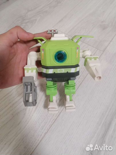 Робот с пиратом внутри