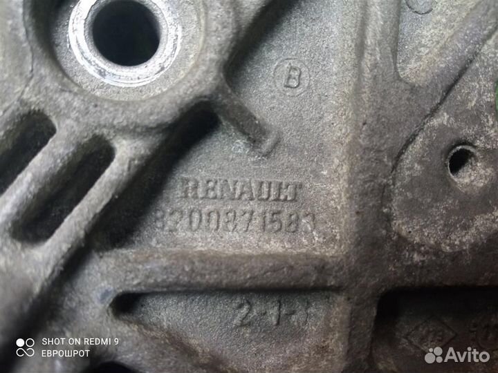 Кронштейн двигателя правый Renault Megane 3 (2009