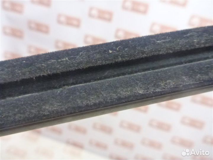 Уплотнитель стекла двери бархотка задний правый