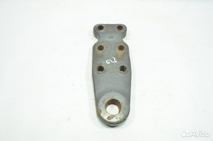 Кронштейн стабилизатора, ведущего моста, левый вер