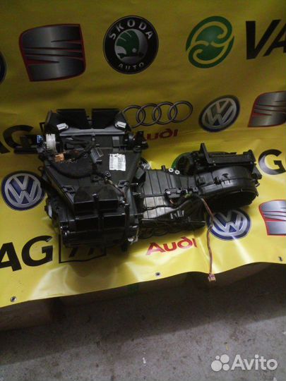 Печка в сборе передняя Skoda Octavia 1Z3 1.6 BLF