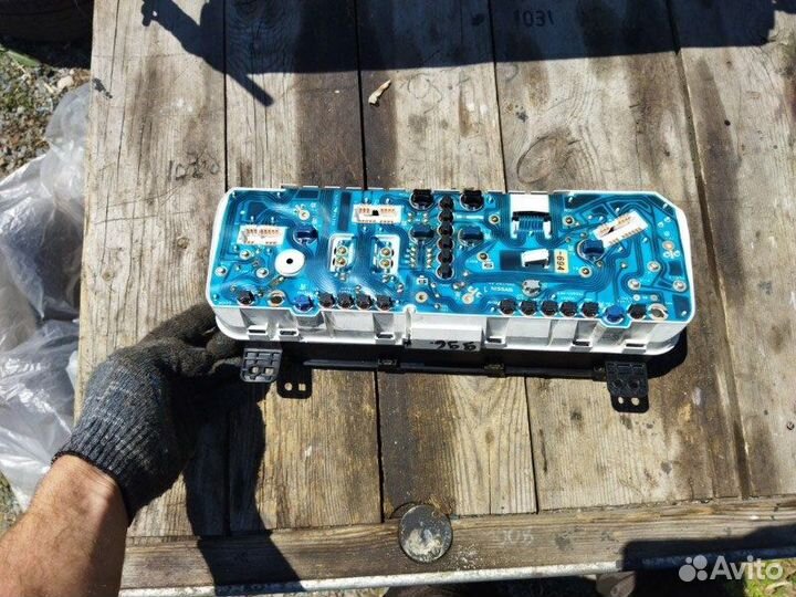 Спидометр Nissan Elgrand AVE50 QD32ETI 1997