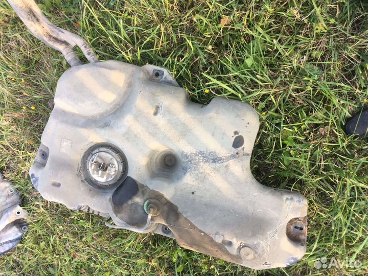 Топливный бак Renault Logan