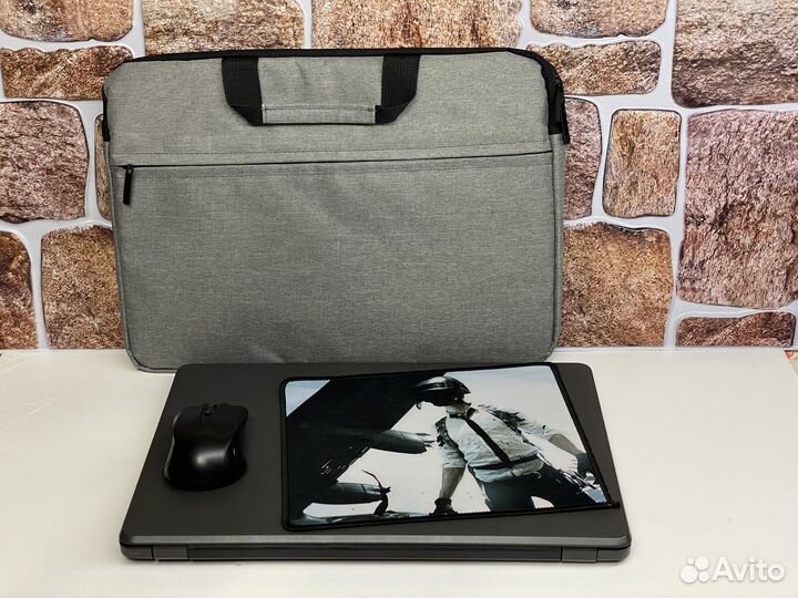 HP игровой i3-7gen/FHD/8gb/ssd256/R520-2gb ноутбук