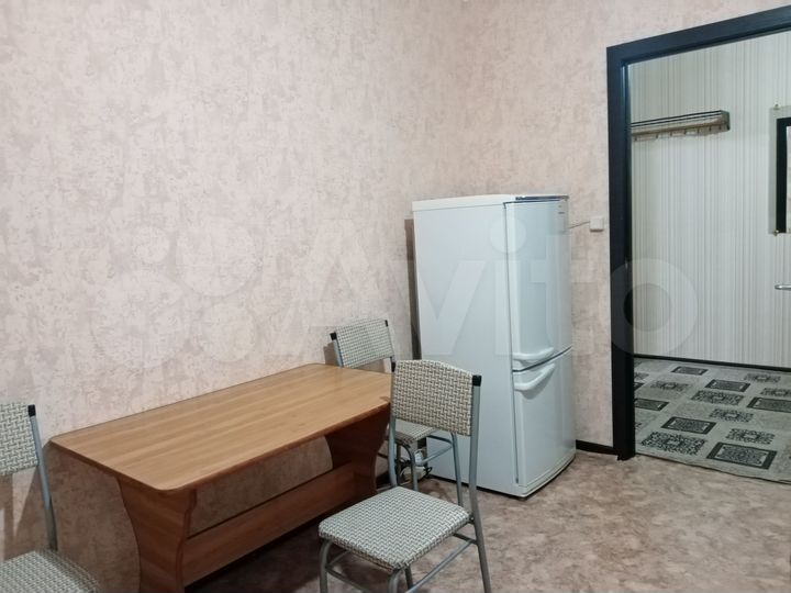 2-к. квартира, 52 м², 1/9 эт.