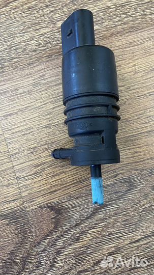 Моторчик стеклоочистителя (насос) VAG