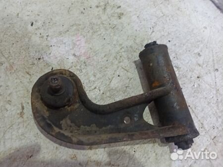 Рычаг передний правый верхний