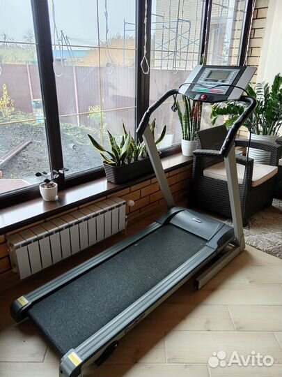 Электрическая беговая дорожка