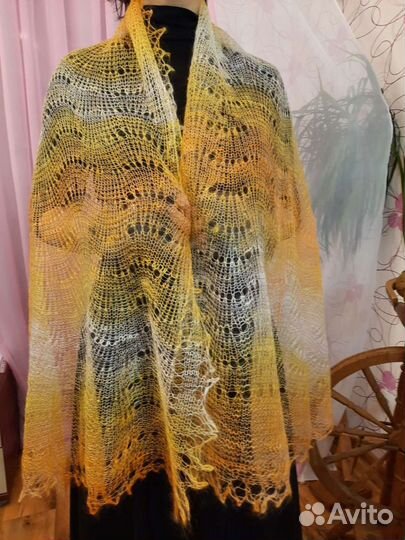 Палантин пуховый