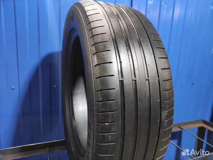 Pirelli P Zero PZ4 235/55 R18