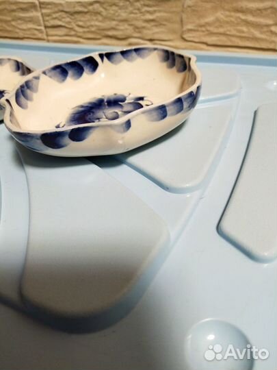 Не большие подносики гжельдля закусок