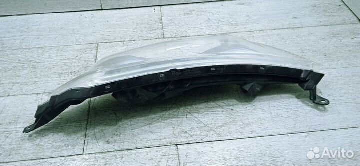 Поворотник левый Ниссан