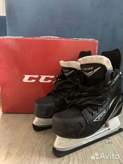 Коньки хоккейные ссм