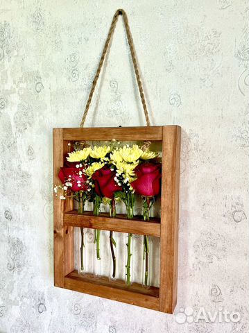 Картина с пробирками для цветов