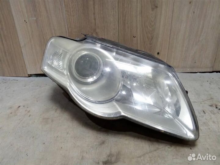 Фара правая от VW Passat (B6) 2005-2010