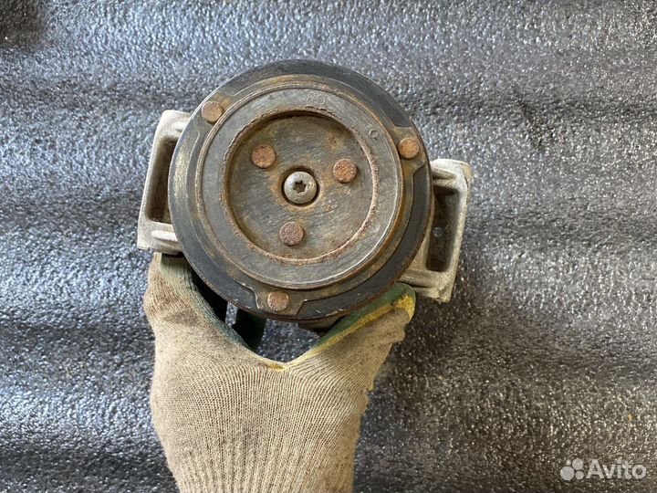 Компрессор кондиционера Opel Meriva