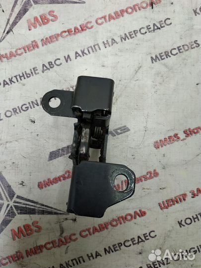 Замок капота w212 Mercedes