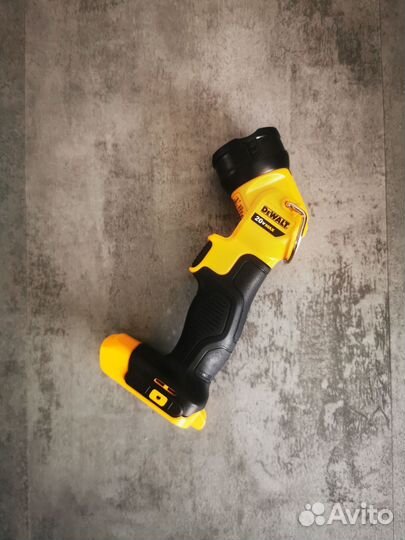 DeWalt DCL040 - фонарь светодиодный