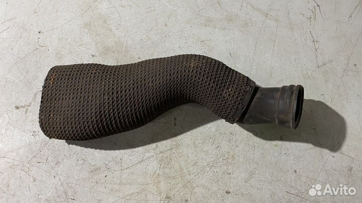 Патрубок воздушного фильтра левый Mercedes W211