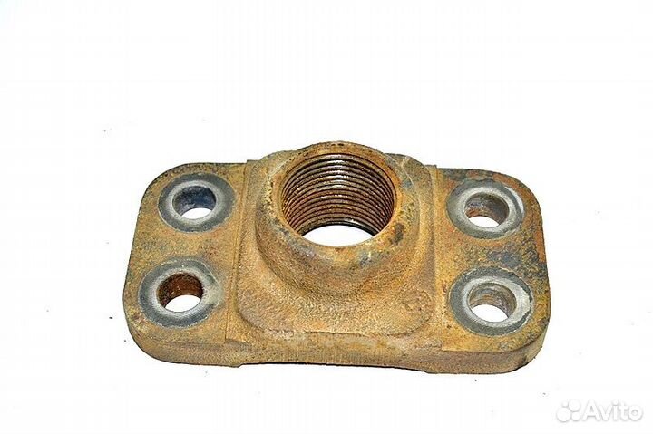 Кронштейн буксирующего крюка, правый iveco Stralis