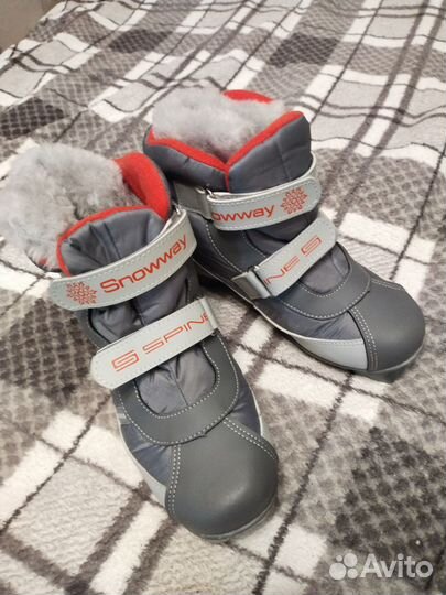 Лыжные ботинки