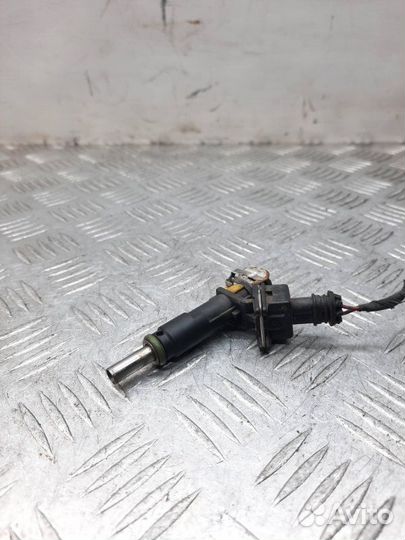 Форсунка Opel Zafira минивэн 1.8 Z18XER 2005