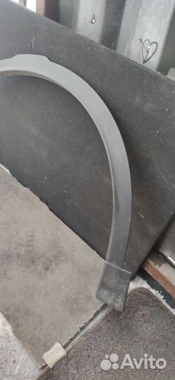 Накладка перед левого крыла Land Rover Discovery