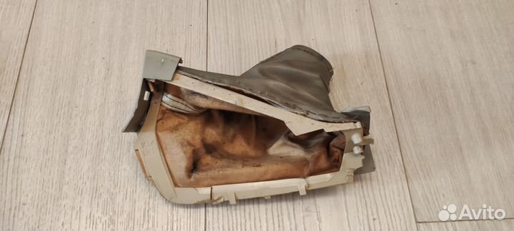 Накладка кожух рычага ручного тормоза volvo S80
