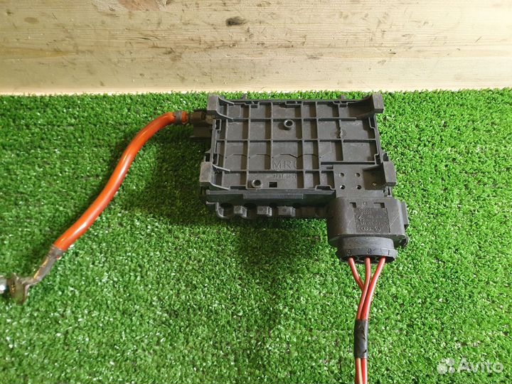 Блок предохранителей Volkswagen Golf 2002