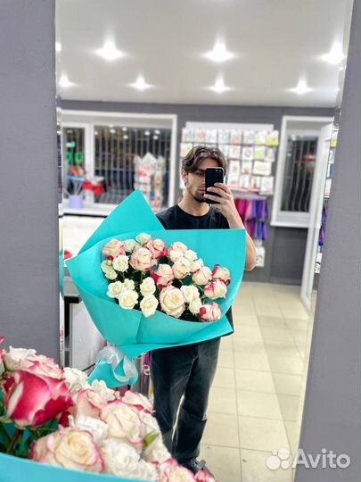 Хризантема, Роза, ирис, альстромерия, гипсофила