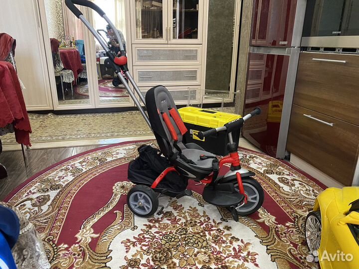 Детский велосипед с ручкой