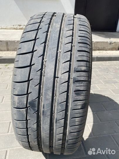 Triangle Sports TH201 235/45 R18