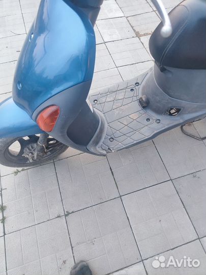 Suzuki lets 4 скутер