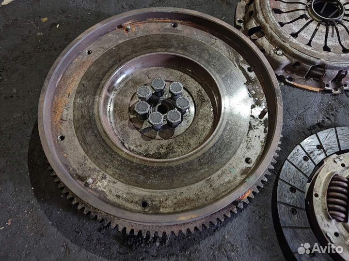 Маховик одномас. + сцепление D-235 Ивеко Дейли