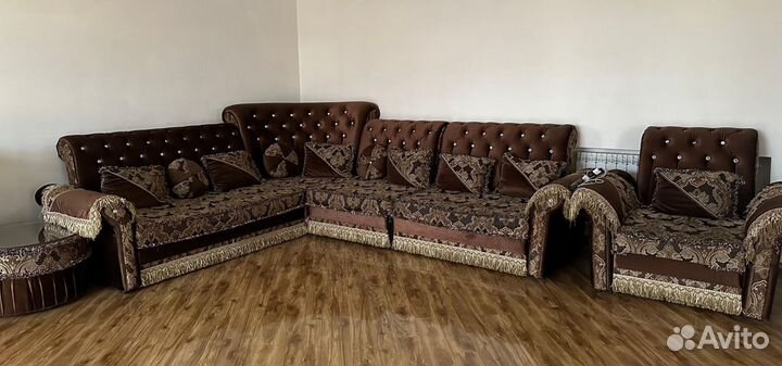 Мягкая мебель диваны и кресло