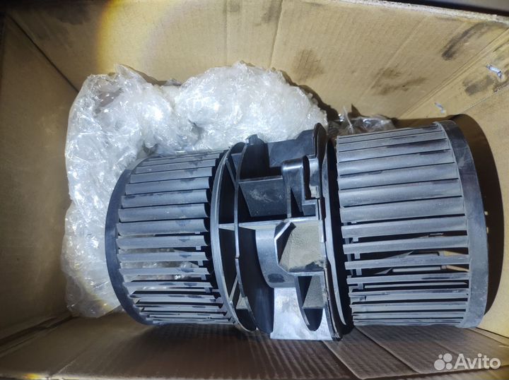 Мотор отопителя Рено Меган 3 / Флюенс