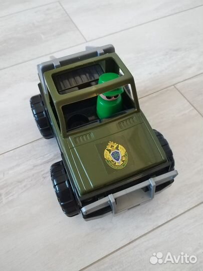 Игрушки для мальчика машины пакетом