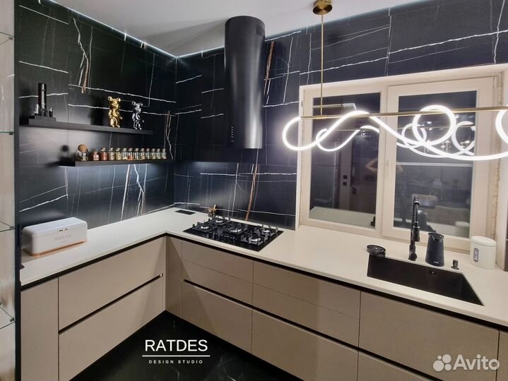 Кухня с каменной столешницей